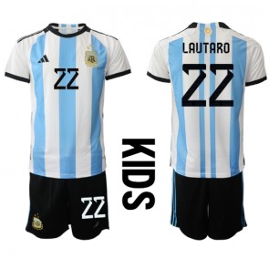 Argentina Lautaro Martinez #22 Replika Babytøj Hjemmebanesæt Børn VM 2022 Kortærmet (+ Korte bukser)